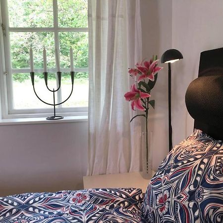 トローサ Lilla Huset Med Stor Traedgardstomt Naera Golf Och Havヴィラ エクステリア 写真