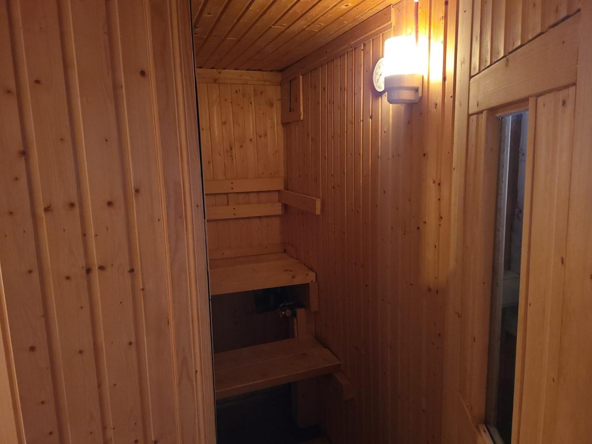 トローサ Lilla Huset Med Stor Traedgardstomt Naera Golf Och Havヴィラ エクステリア 写真
