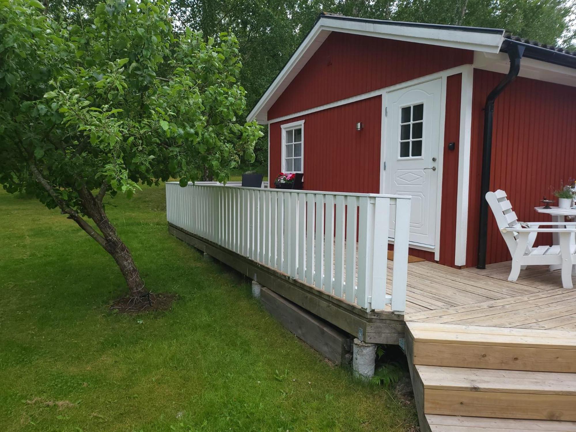 トローサ Lilla Huset Med Stor Traedgardstomt Naera Golf Och Havヴィラ エクステリア 写真